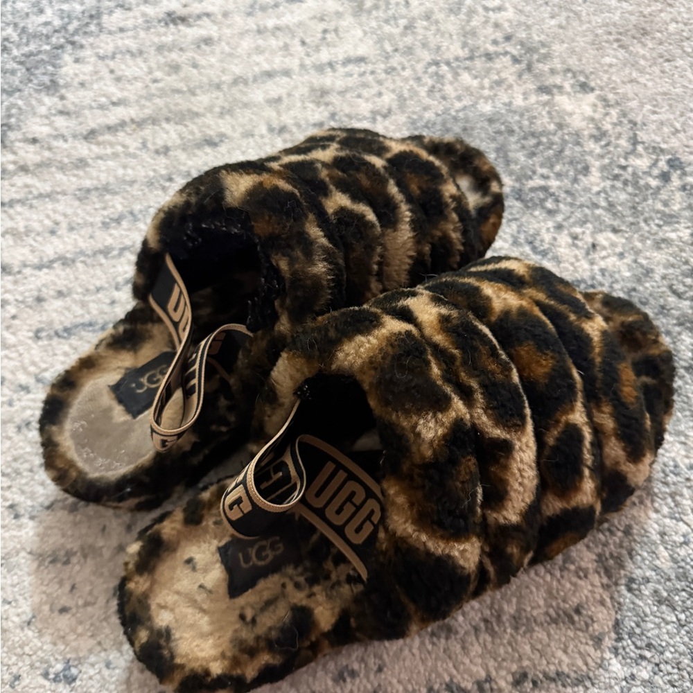 UGG Fluffy Leopard Faux Fur Slippers - Brown/Black